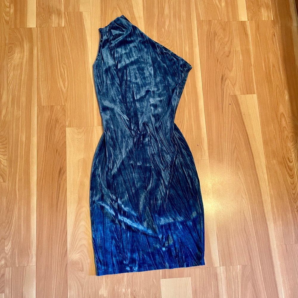 Blue velvet midi dress